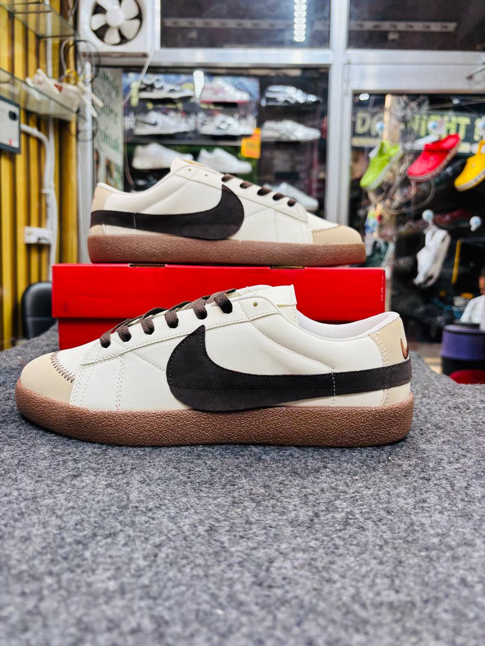 Blazer Low Top