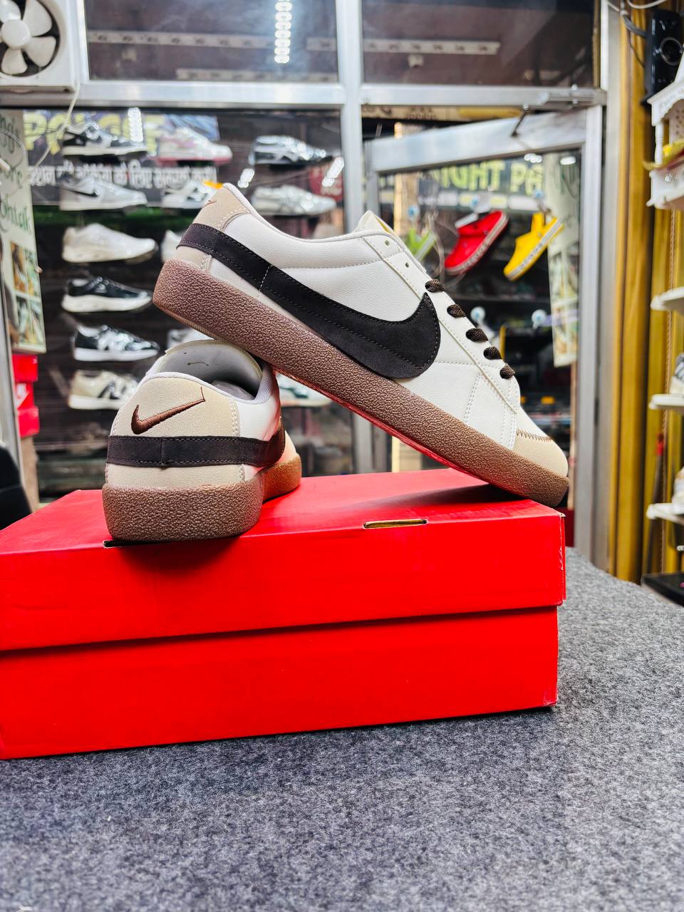 Blazer Low Top