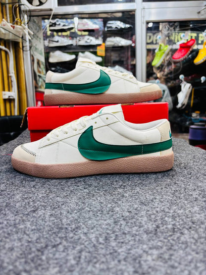 Blazer Low Top