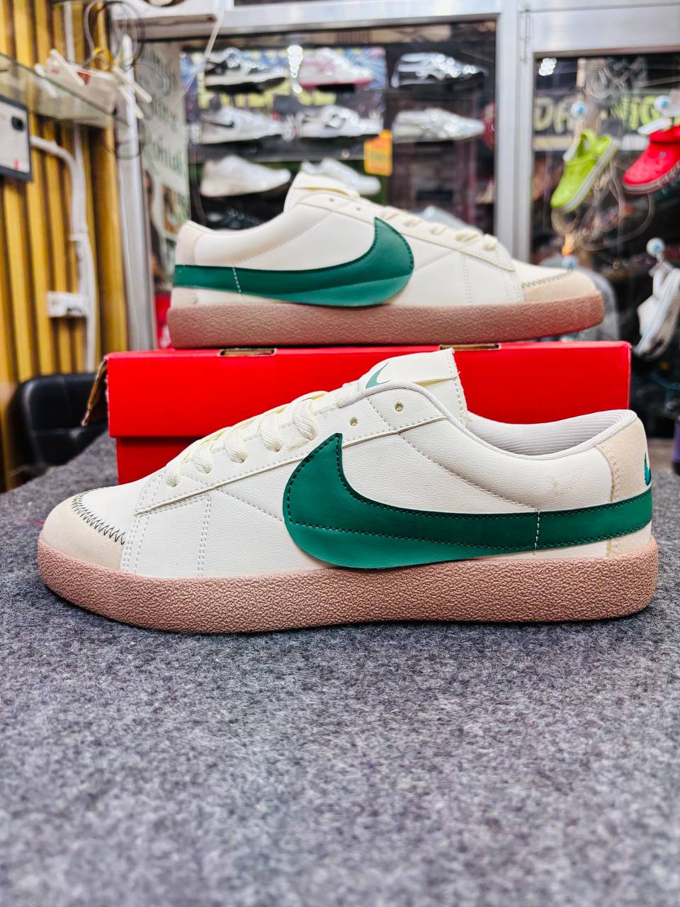 Blazer Low Top