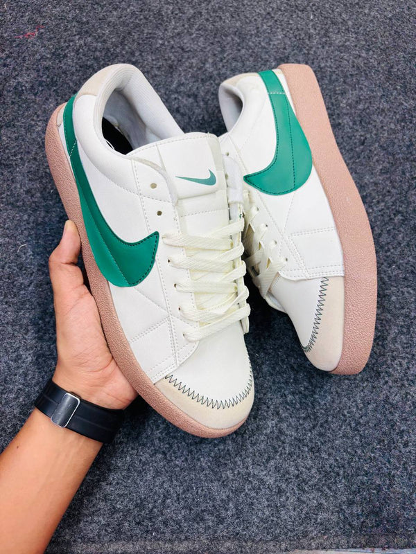 Blazer Low Top