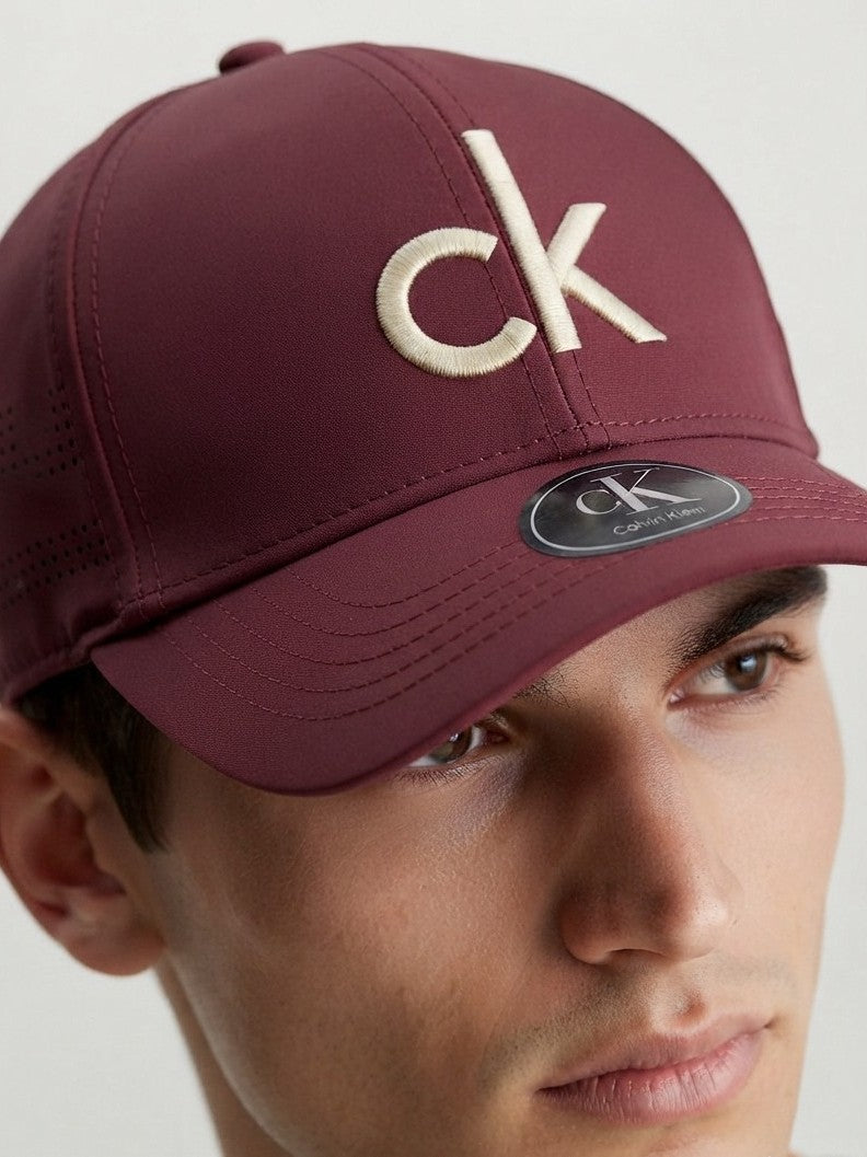 Caps